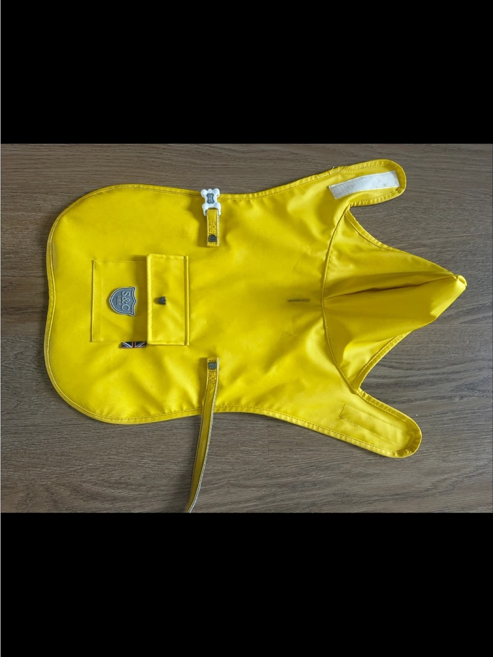 Yellow Dog Raincoat with Hood - Crest